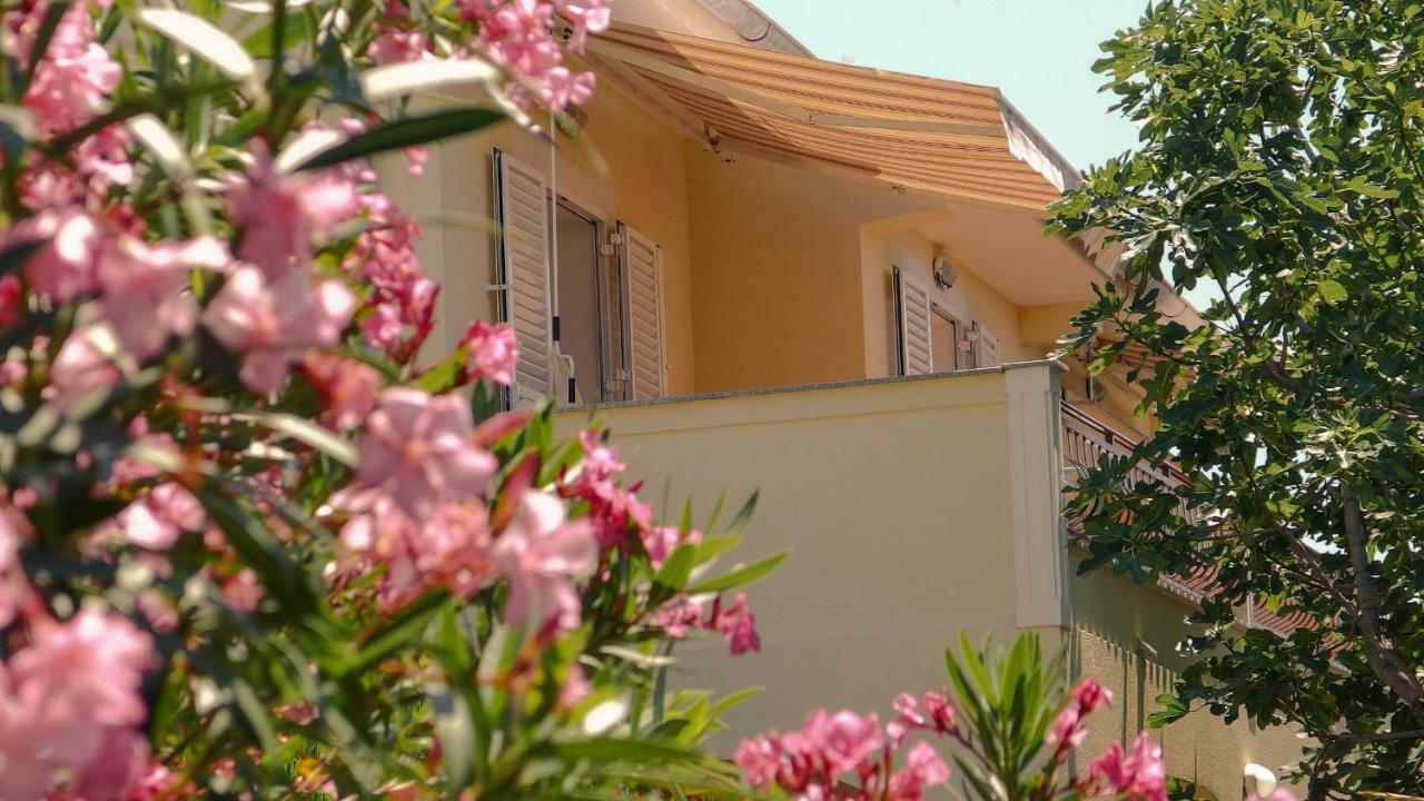 Adria Arba Apartments Rab Town Exterior photo